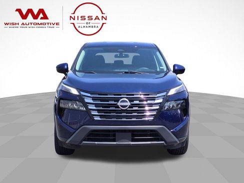 Certified 2024 Nissan Rogue SV FWD image 2