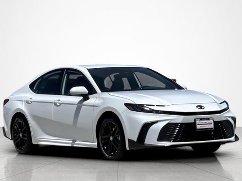 Certified 2026 Toyota Camry SE FWD image 7