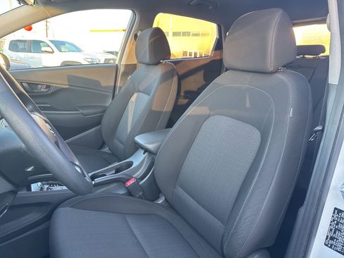 Used 2023 Hyundai Kona SEL image 12
