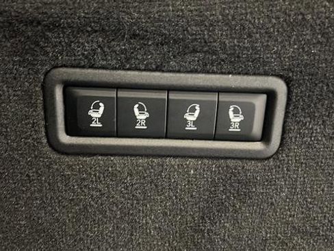 Used 2024 Jeep Grand Wagoneer Series III w/ HD Trailer Tow Package image 34