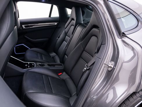 Used 2018 Porsche Panamera 4S AWD/4WD image 19
