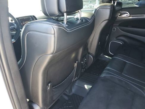 Used 2015 Jeep Grand Cherokee SRT w/ Luxury Group II AWD/4WD image 12