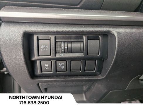 Used 2018 Subaru Impreza 2.0i Limited image 30