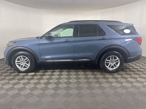 Certified 2025 Ford Explorer Active AWD/4WD image 7