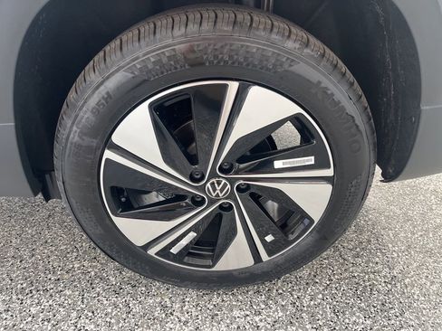 New 2026 Volkswagen Taos SE AWD/4WD image 10