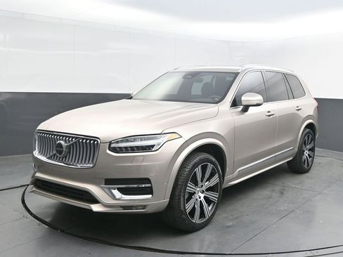 Certified 2024 Volvo XC90 B5 Plus image 1