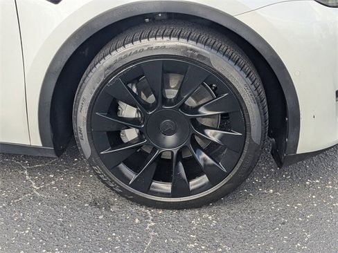 Used 2020 Tesla Model Y Performance image 10