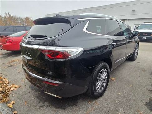 Used 2024 Buick Enclave Premium image 4