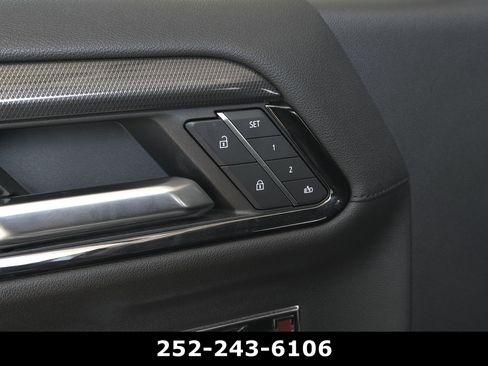 Used 2024 GMC Sierra 1500 AT4 w/ Technology Package AWD/4WD image 10