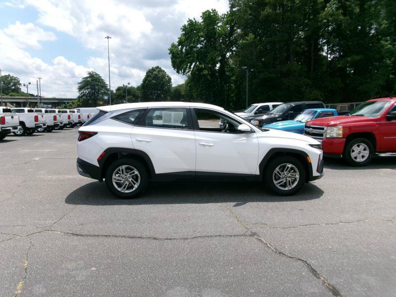 Used 2025 Hyundai Tucson SE FWD image 5