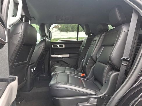 Certified 2022 Ford Explorer XLT w/ Equipment Group 202A image 10