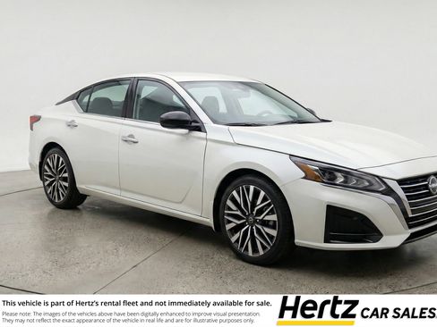 Used 2025 Nissan Altima 2.5 SV FWD image 1