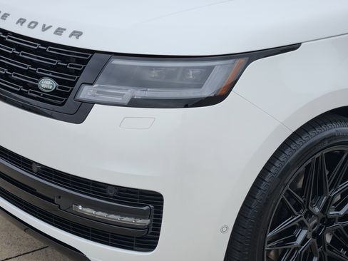 New 2026 Land Rover Range Rover Long Wheelbase SE image 9