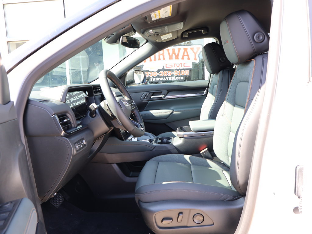 New 2027 GMC Terrain AT4 w/ Convenience Package III AWD/4WD image 12