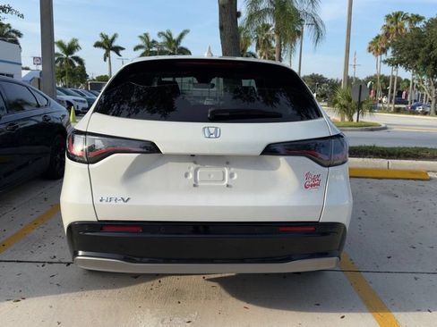 Used 2024 Honda HR-V EX-L image 9