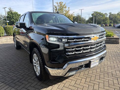 Used 2023 Chevrolet Silverado 1500 LTZ AWD/4WD image 7
