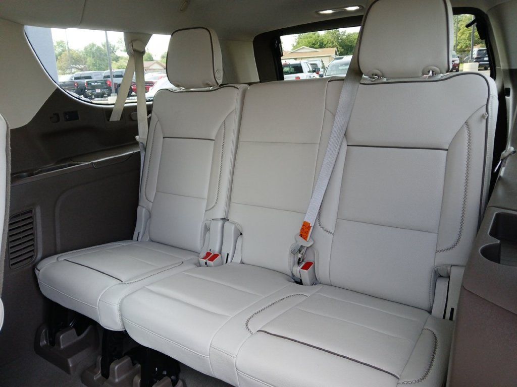 Used 2021 GMC Yukon XL Denali w/ Denali Premium Package AWD/4WD image 5