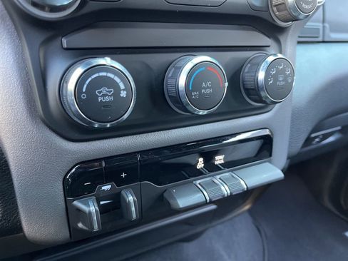 Used 2024 RAM 2500 Big Horn image 31