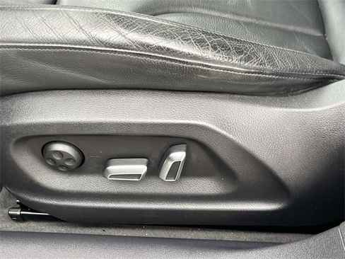 Used 2018 Audi Q3 2.0T Premium Plus w/ Premium Plus Package image 30