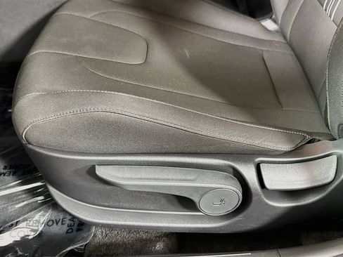 Used 2025 Hyundai Elantra Sport FWD image 15