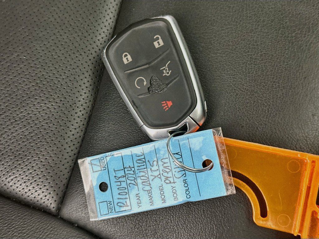 Used 2024 Cadillac XT5 Premium Luxury FWD image 40