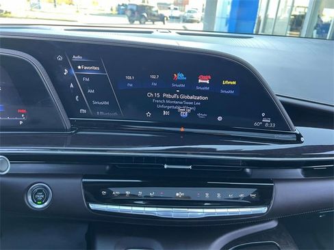 Used 2023 Cadillac Escalade Sport Platinum w/ LPO, ONYX Package image 28