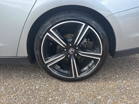 Used 2025 Honda Accord Sport image 9