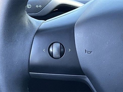 Used 2023 Tesla Model Y Long Range image 14