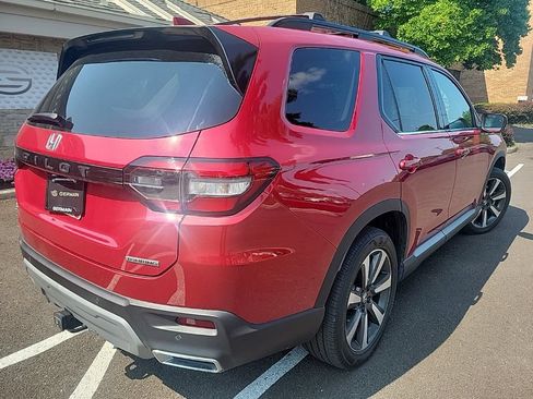 Certified 2025 Honda Pilot Touring image 6