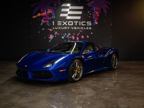 Used 2019 Ferrari 488 Spider RWD image 3