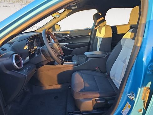 New 2026 Chevrolet Trax RS FWD image 9