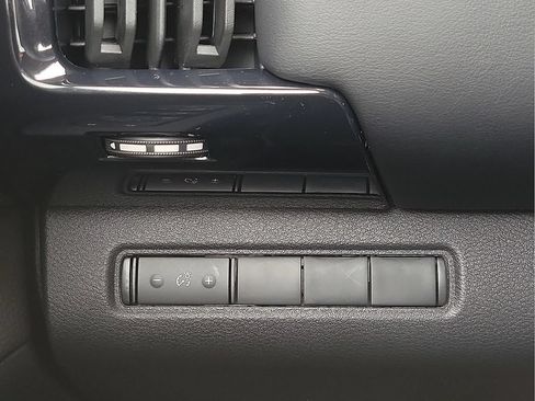 Used 2025 Nissan Pathfinder S AWD/4WD image 14