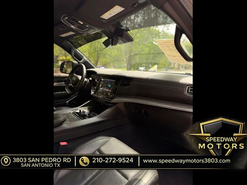 Used 2022 Jeep Wagoneer Series II AWD/4WD image 15