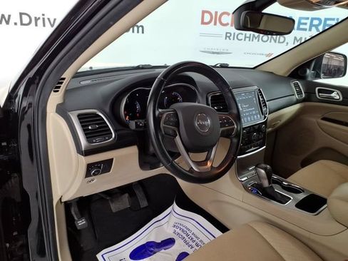 Used 2022 Jeep Grand Cherokee Laredo E AWD/4WD image 13