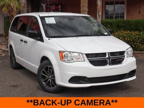 Used 2019 Dodge Grand Caravan SE FWD image 2