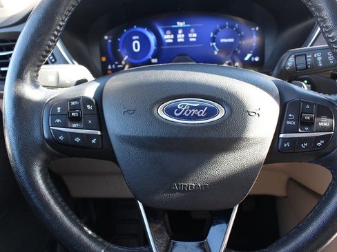 Used 2020 Ford Escape Titanium image 14