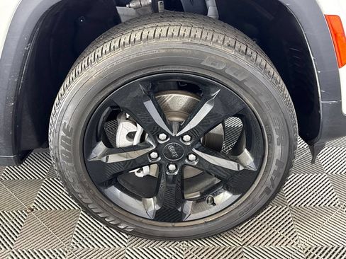 Certified 2023 Jeep Grand Cherokee Altitude AWD/4WD image 52