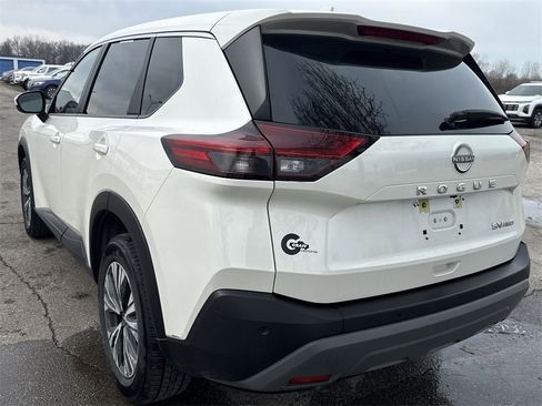 Used 2023 Nissan Rogue SV image 6
