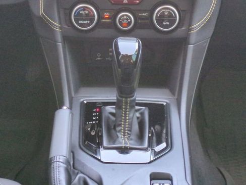 Used 2022 Subaru Crosstrek 2.5i Sport w/ Moonroof Package image 19