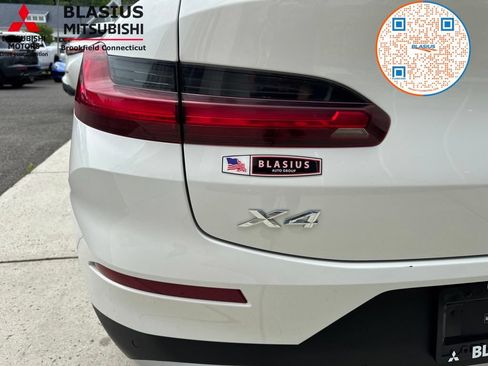 Used 2025 BMW X4 xDrive30i AWD/4WD image 9