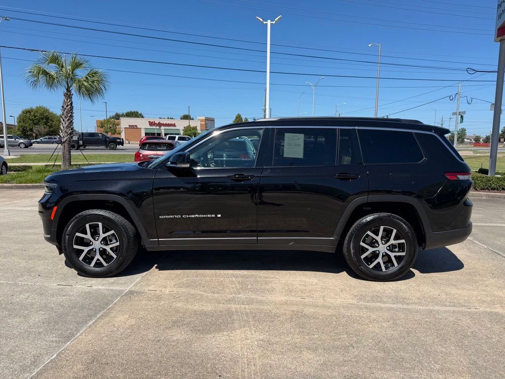 Used 2025 Jeep Grand Cherokee L Limited RWD image 2