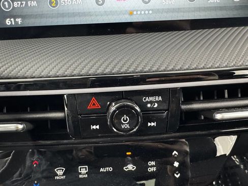 Certified 2025 Nissan Kicks SR FWD image 27