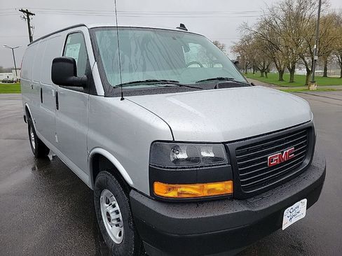 New 2025 GMC Savana 2500 RWD image 4