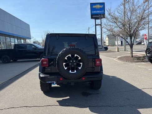 Used 2024 Jeep Wrangler Unlimited Rubicon 4xe AWD/4WD image 7