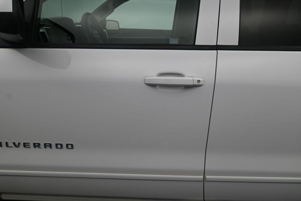 Used 2018 Chevrolet Silverado 1500 LT w/ All Star Edition AWD/4WD image 13
