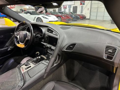 Used 2016 Chevrolet Corvette Stingray Coupe RWD image 10