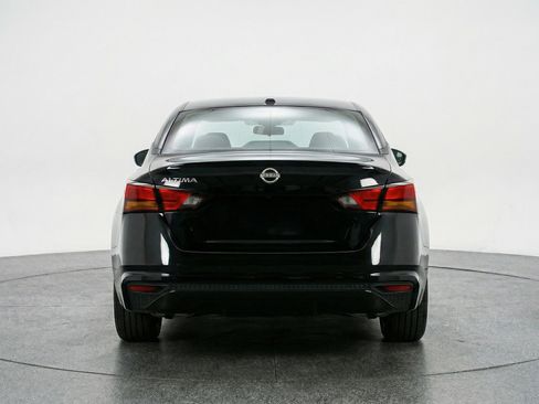 Used 2025 Nissan Altima 2.5 SV FWD image 7