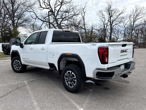 New 2026 GMC Sierra 2500 SLE w/ SLE Value Package; image 3