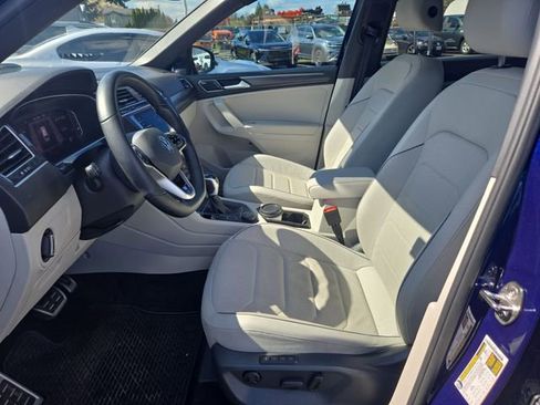 Used 2024 Volkswagen Tiguan SEL R-Line image 9