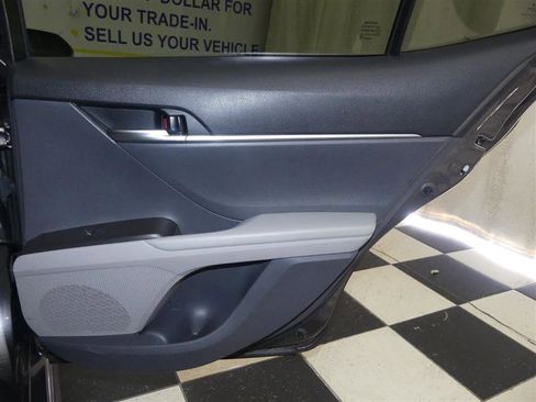 Used 2023 Toyota Camry SE image 27